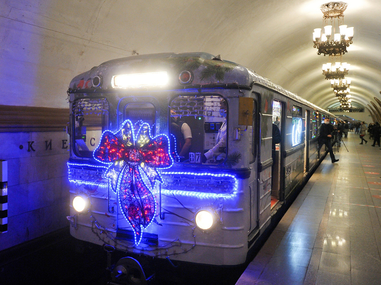Стал известен график работы московского метро в Новый год и на Рождество - МК Стал известен график работы московского метро в Новый год и на Рождество - МК
