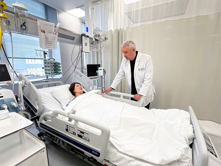 В единстве &mdash; сила: москвичи помогают пострадавшим в &laquo;Крокусе&raquo; - МК