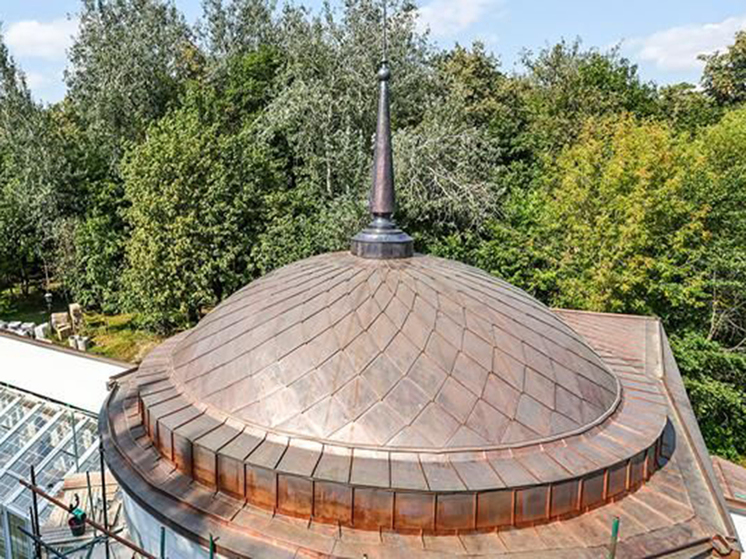 На оранжерею в Покровском-Стрешнево вернули уникальный шпиль - МК