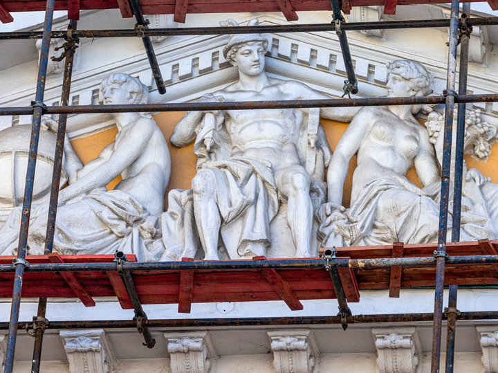 Эксперты рассказали, как будет проходить реставрация биржи - МК