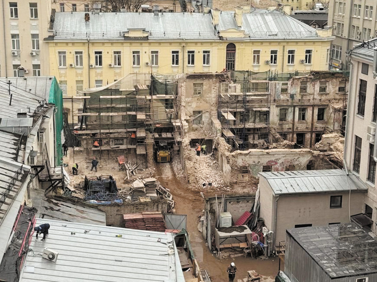 Дом-школу Матвея Казакова реставрируют самым радикальным образом - МК