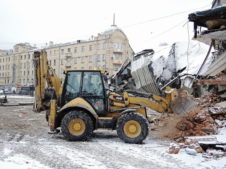 &laquo;Огромный спорткомплекс оказался самостроем&raquo;: как борются с незаконно возведенными объектами - МК