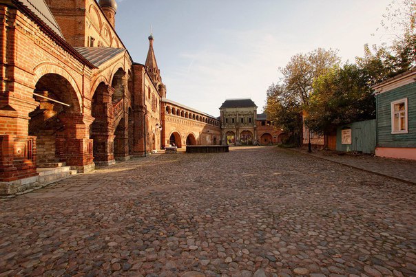 КРУТИЦКОЕ ПОДВОРЬЕ КРУТИЦКОЕ ПОДВОРЬЕ