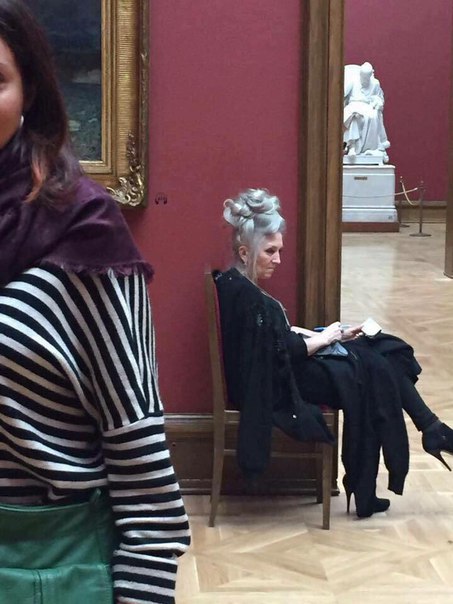 Ох уж эти смотрительницы в Третьяковской галерее! Ох уж эти смотрительницы в Третьяковской галерее!