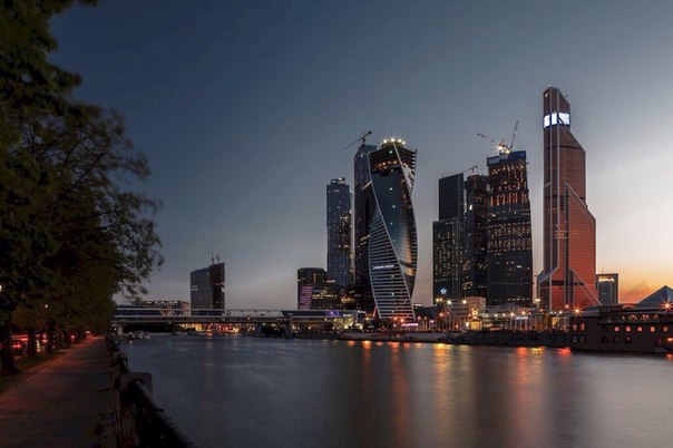 Предлагаем подборку лучших мест ночной Москвы Предлагаем подборку лучших мест ночной Москвы