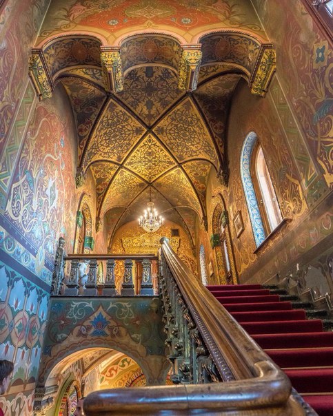 Дом купца Игумнова — сказочный терем не только снаружи, но и внутри Дом купца Игумнова — сказочный терем не только снаружи, но и внутри