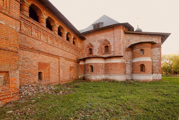 КРУТИЦКОЕ ПОДВОРЬЕ КРУТИЦКОЕ ПОДВОРЬЕ