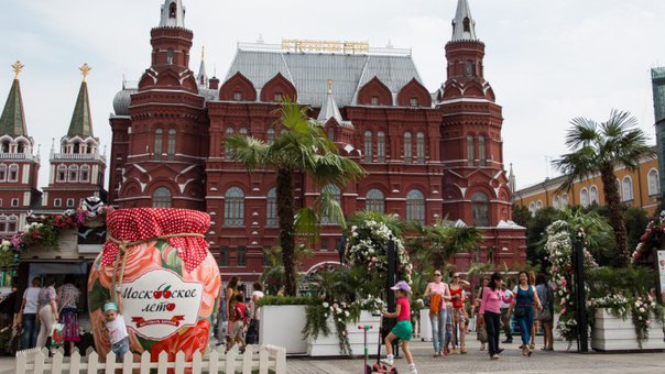 Лучшие площадки фестиваля «Московское лето. Цветочный джем» Лучшие площадки фестиваля «Московское лето. Цветочный джем»