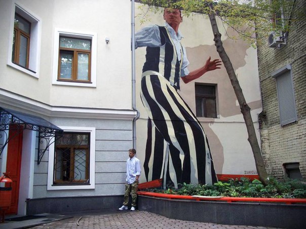 На стене на Малой Дмитровке появился рисунок «Сеятель». Как название соотносится с изображением — думайте сами. На стене на Малой Дмитровке появился рисунок «Сеятель». Как название соотносится с изображением — думайте сами.