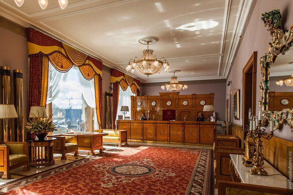 Гостиница «Националь» на Тверской улице – одна из старейших действующих гостиниц Москвы. Гостиница «Националь» на Тверской улице – одна из старейших действующих гостиниц Москвы.