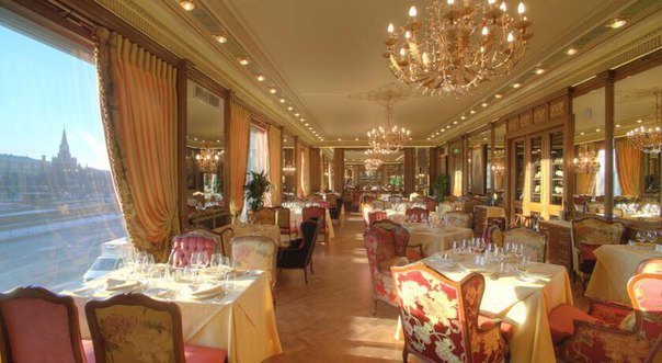 Гостиница «Националь» на Тверской улице – одна из старейших действующих гостиниц Москвы. Гостиница «Националь» на Тверской улице – одна из старейших действующих гостиниц Москвы.