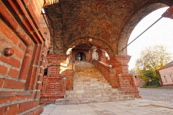 КРУТИЦКОЕ ПОДВОРЬЕ КРУТИЦКОЕ ПОДВОРЬЕ