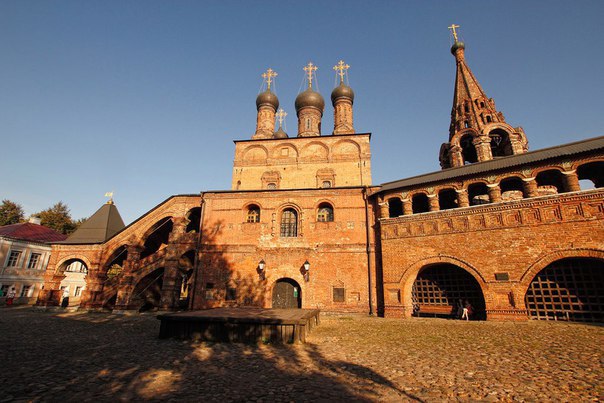 КРУТИЦКОЕ ПОДВОРЬЕ КРУТИЦКОЕ ПОДВОРЬЕ