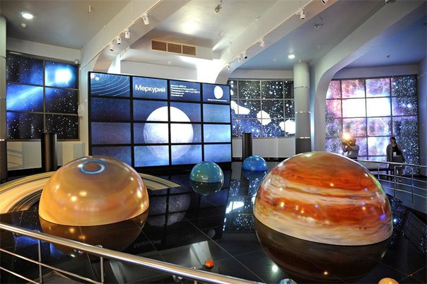 Московский планетарий — один из самых крупных в России и Европе. Московский планетарий — один из самых крупных в России и Европе.
