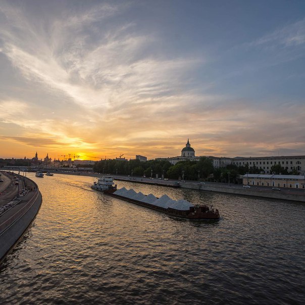 Август в столице Август в столице