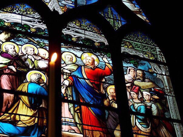 Витражи из парижской часовни Сент-Шапель покажут в Кремле Витражи из парижской часовни Сент-Шапель покажут в Кремле