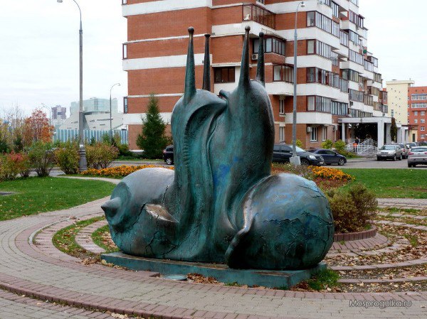 Памятник влюблённым улиткам в Москве Памятник влюблённым улиткам в Москве