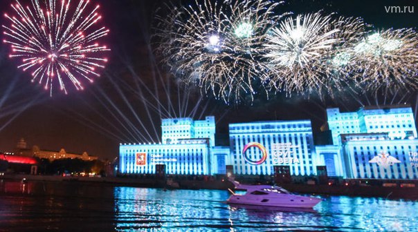 Гости фестиваля "Круг света" увидят танцующие фейерверки Гости фестиваля "Круг света" увидят танцующие фейерверки