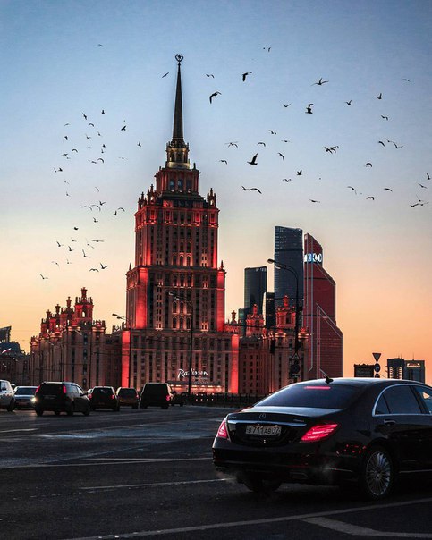 Москва в красных оттенках Москва в красных оттенках