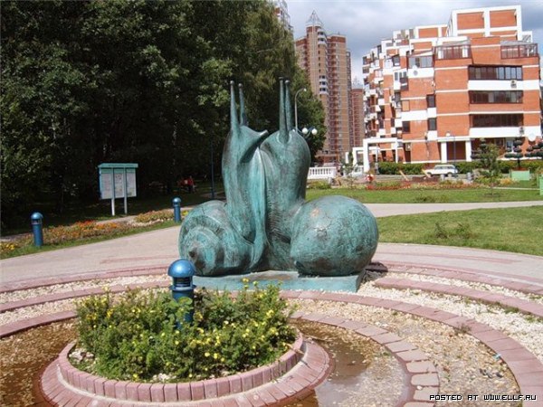 Памятник влюблённым улиткам в Москве Памятник влюблённым улиткам в Москве