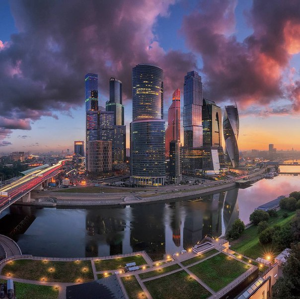 Московский международный деловой центр "Москва-сити" Московский международный деловой центр "Москва-сити"