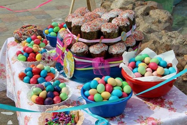 На Пасху у храма Христа Спасителя раздадут 10 тысяч крашеных яиц На Пасху у храма Христа Спасителя раздадут 10 тысяч крашеных яиц